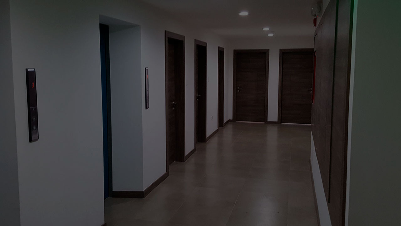 Vista del Edificio Asoma al atardecer